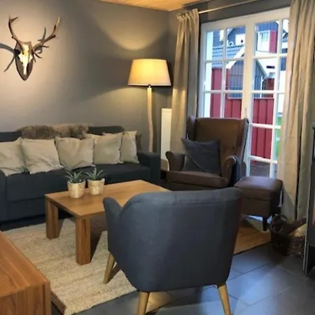 Apartment Seestern Fuer Bis Zu 4 Personen - Haustiere Herzlich Willkommen, Direkt Am Hafen, Whirlpool, Kaminofen Greetsiel