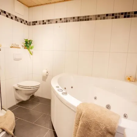 Apartmán Seestern Fuer Bis Zu 4 Personen - Haustiere Herzlich Willkommen, Direkt Am Hafen, Whirlpool, Kaminofen *